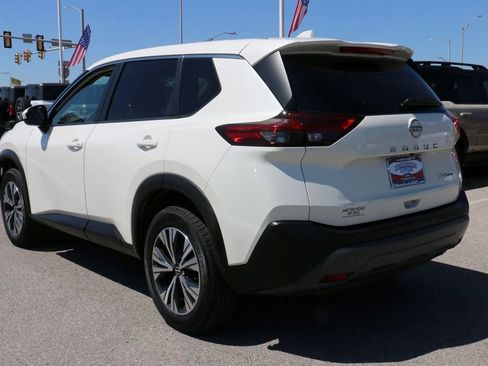 Used 2023 Nissan Rogue SV AWD/4WD image 7