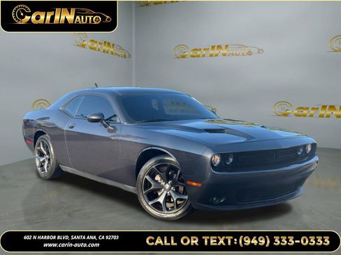 Used 2020 Dodge Challenger SXT w/ Blacktop Package image 3