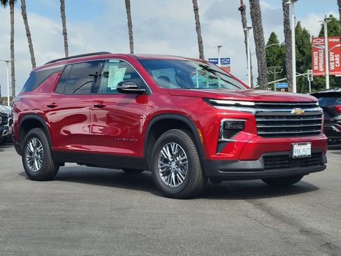 Used 2026 Chevrolet Traverse LT FWD image 32