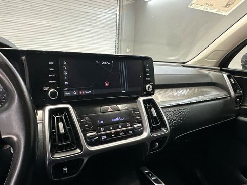 Used 2024 Kia Sorento EX AWD/4WD image 22