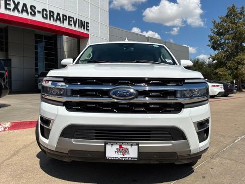 Used 2024 Ford Expedition Limited RWD image 3