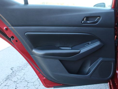 Used 2024 Nissan Altima 2.5 SV image 33