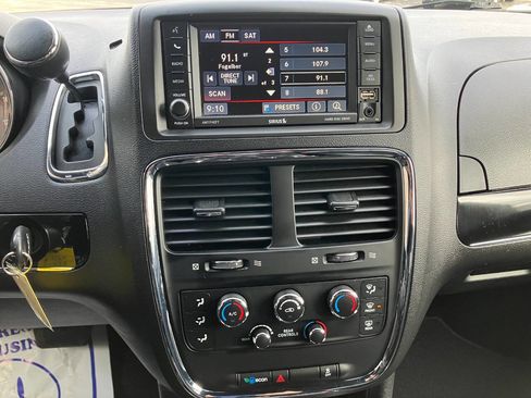 Used 2017 Dodge Grand Caravan SXT w/ Blacktop Package image 17