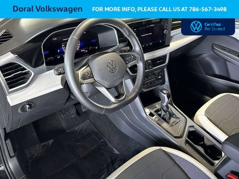 Used 2025 Volkswagen Taos SE FWD image 13