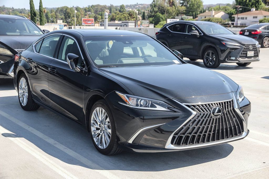 Used 2024 Lexus ES 350 w/ Premium Package FWD image 3