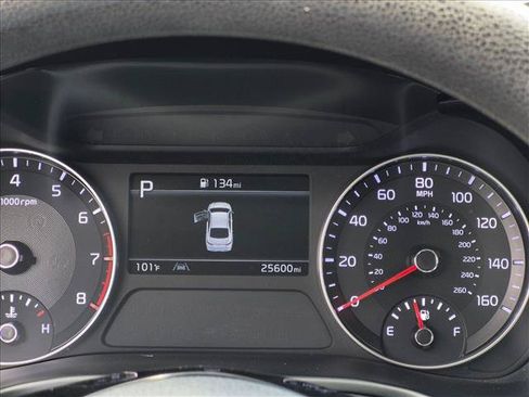 Used 2022 Kia Forte LXS w/ LXS Technology Package FWD image 11
