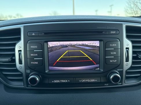 Used 2017 Kia Sportage LX image 30