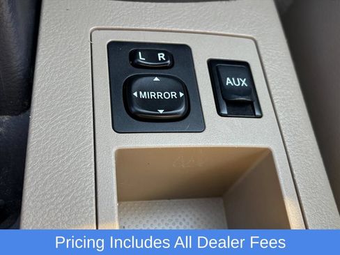 Used 2009 Toyota RAV4 Limited FWD image 23