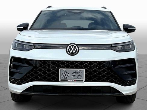 New 2026 Volkswagen Tiguan SE R-Line FWD image 3