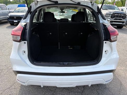 Used 2022 Nissan Kicks SV FWD image 23