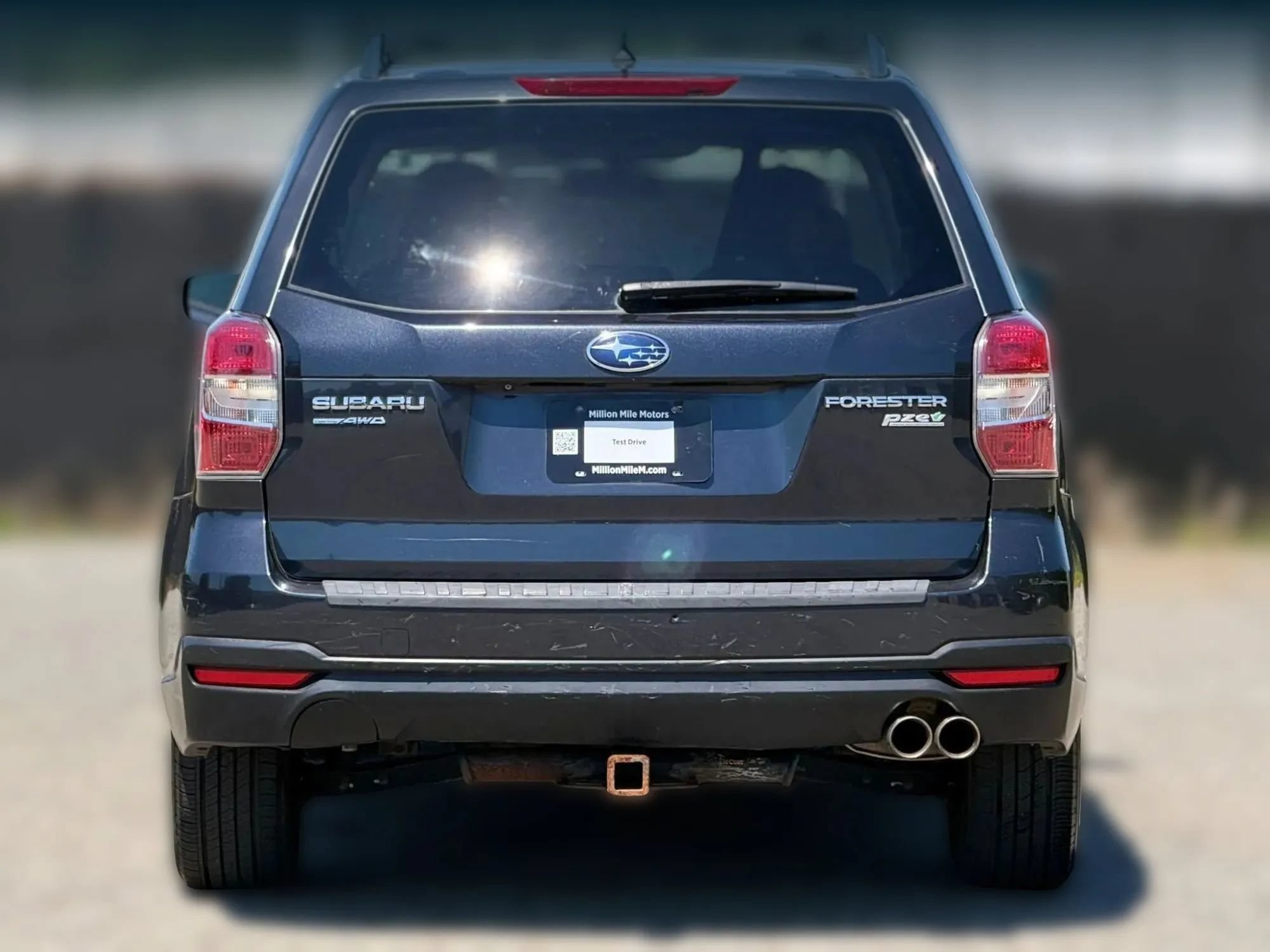 Used 2015 Subaru Forester 2.5i Premium w/ All-Weather Package AWD/4WD image 4