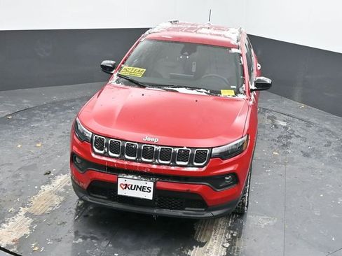 Used 2024 Jeep Compass Latitude image 35