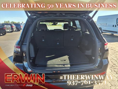 New 2025 Jeep Grand Cherokee Altitude w/ Trailer Tow Package image 9