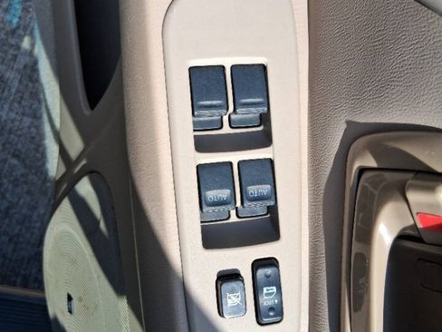 Used 2007 Toyota Sequoia SR5 RWD image 25