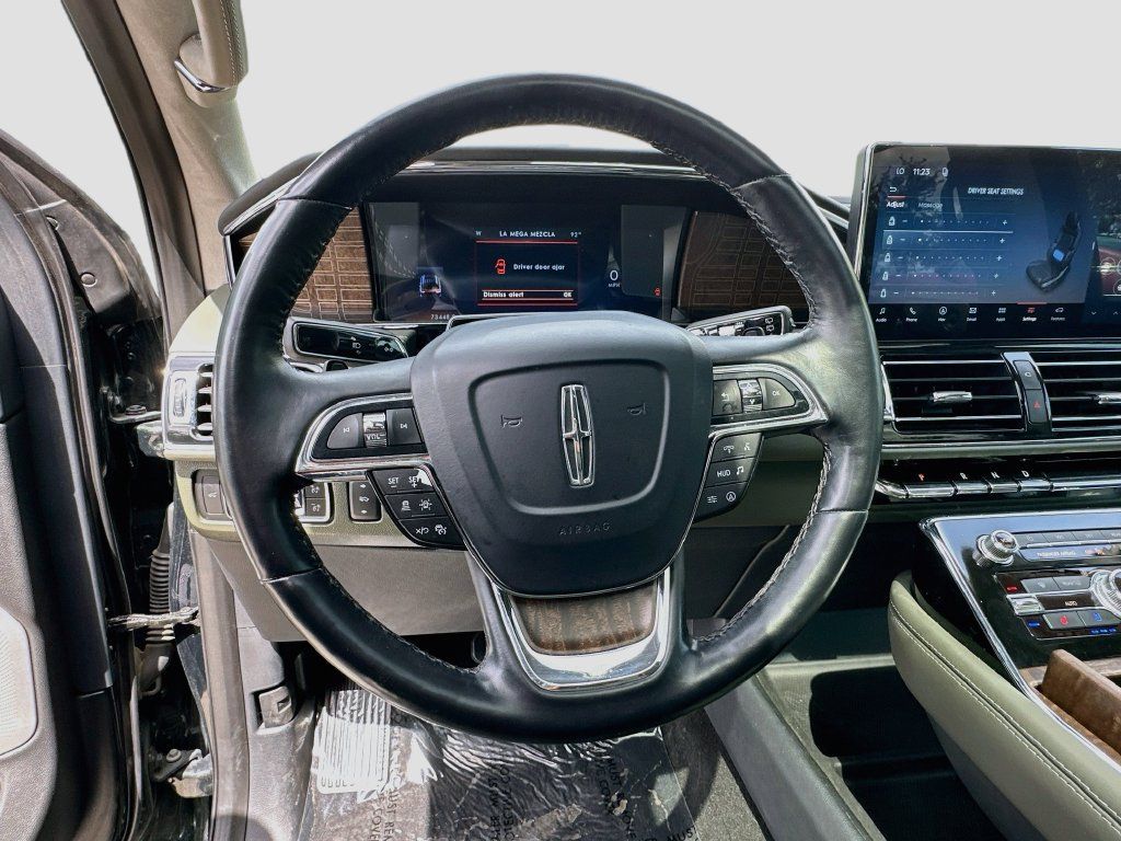 Used 2022 Lincoln Navigator L Black Label AWD/4WD image 11