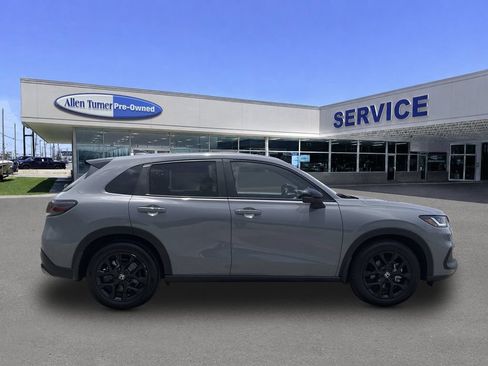 Used 2024 Honda HR-V Sport image 9
