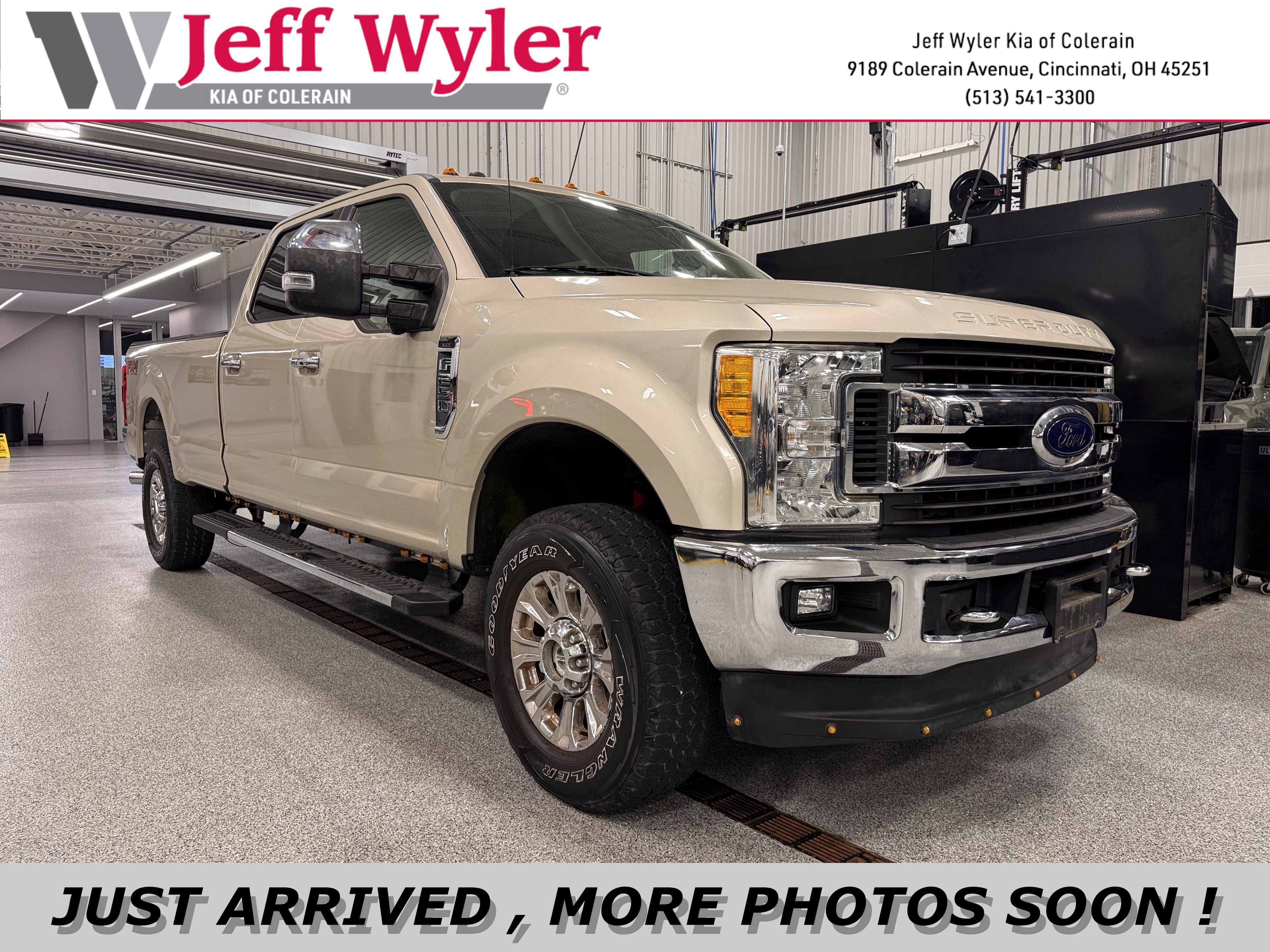 Used 2017 Ford F250 XLT w/ XLT Premium Package AWD/4WD image 1