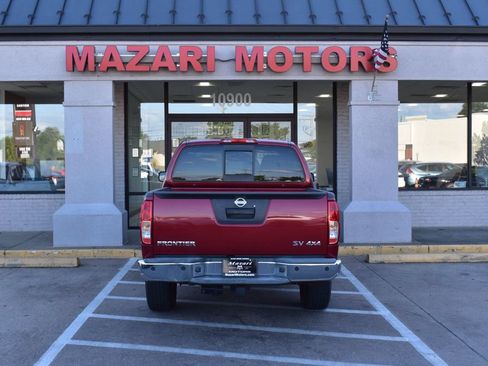 Used 2015 Nissan Frontier SV w/ SV Value Truck Package AWD/4WD image 10