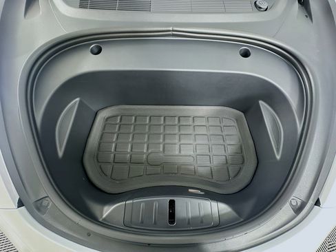 Used 2023 Tesla Model 3 Standard Range image 32