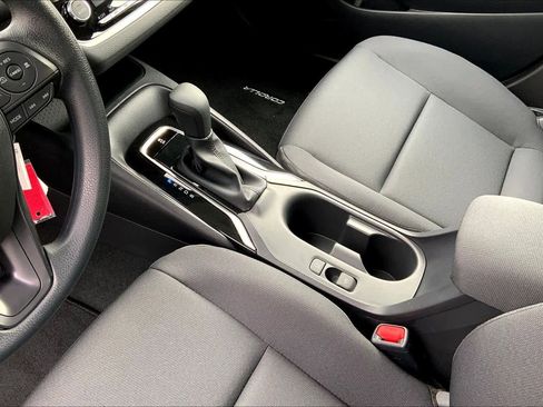 Certified 2025 Toyota Corolla LE image 15