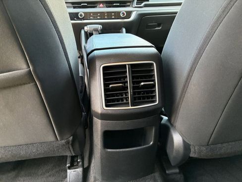 Used 2025 Kia Sportage LX image 23