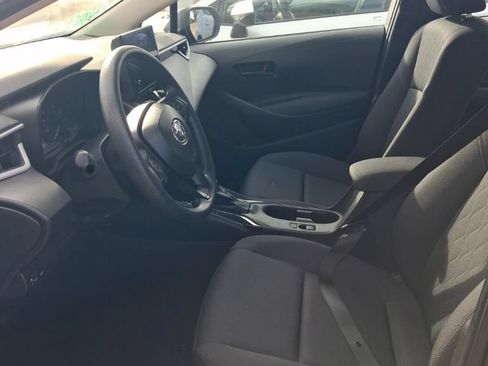 Used 2025 Toyota Corolla LE FWD image 5