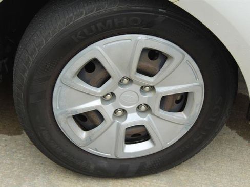 Used 2013 Kia Soul image 24