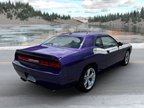 Used 2014 Dodge Challenger R/T RWD image 3