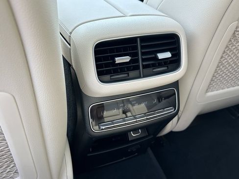 Used 2023 Mercedes-Benz GLS 450 4MATIC image 27