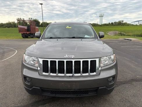 Used 2012 Jeep Grand Cherokee Laredo w/ Laredo E Group AWD/4WD image 2