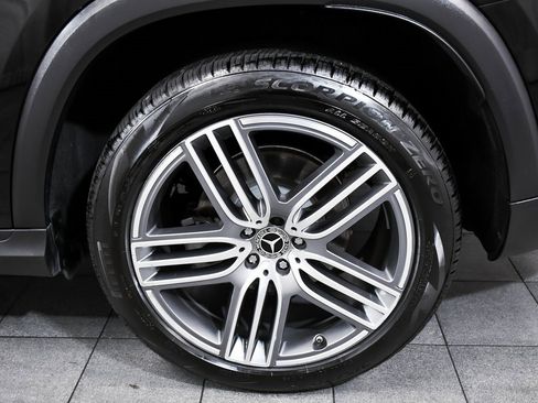 Used 2025 Mercedes-Benz GLS 450 4MATIC image 8