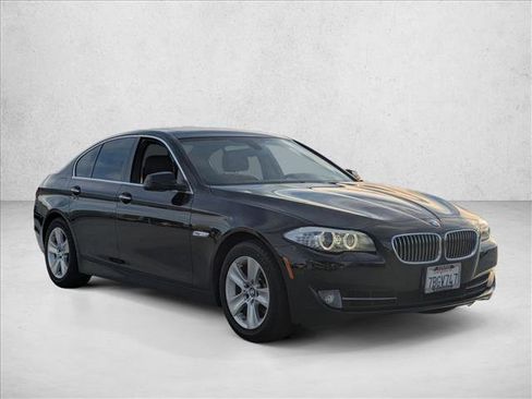 Used 2013 BMW 528i 528i image 3