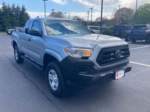 Certified 2023 Toyota Tacoma SR AWD/4WD image 11