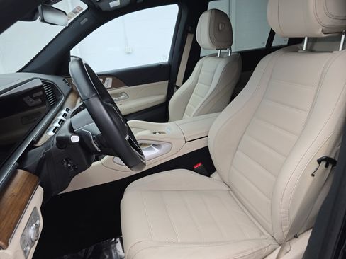 Used 2024 Mercedes-Benz GLS 450 4MATIC image 16
