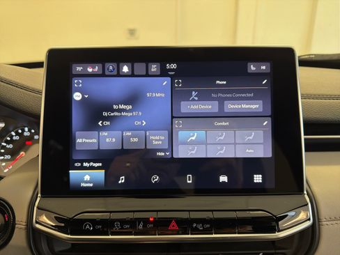 Used 2024 Jeep Compass Limited image 16