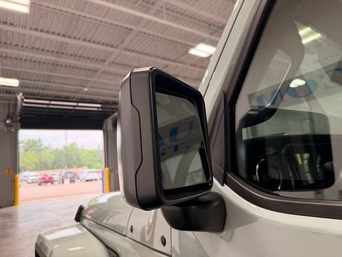 Used 2024 Jeep Wrangler Unlimited Sahara w/ Technology Group AWD/4WD image 16