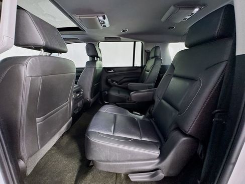 Used 2018 Chevrolet Suburban LT image 26