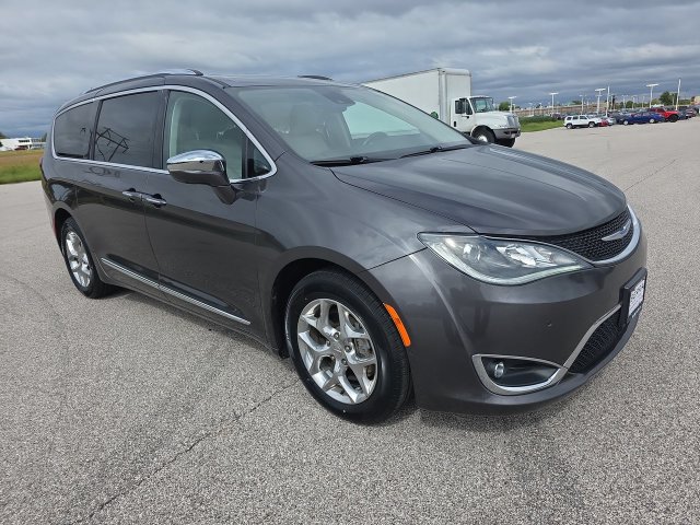 Used 2019 Chrysler Pacifica Limited w/ Advanced Safetytec Group FWD image 15