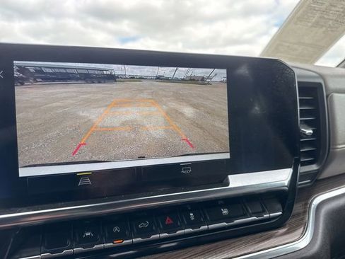 Used 2025 Chevrolet Silverado 1500 LT RWD image 18