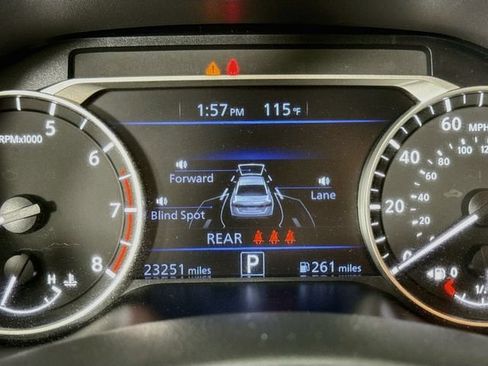 Used 2023 Nissan Altima 2.5 SR FWD image 12
