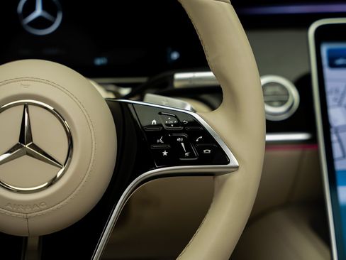 Used 2023 Mercedes-Benz S 580 4MATIC Sedan w/ AMG Line image 44