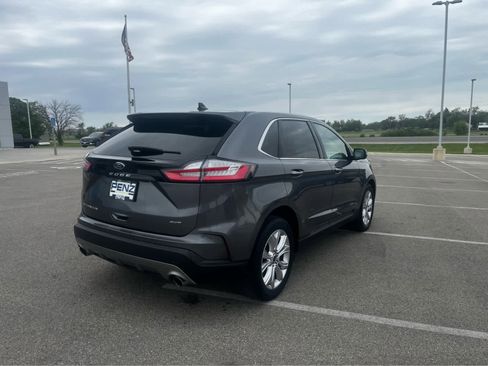 Used 2022 Ford Edge Titanium w/ Equipment Group 301A AWD/4WD image 3
