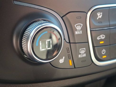 Certified 2023 Chevrolet Traverse LT FWD image 19