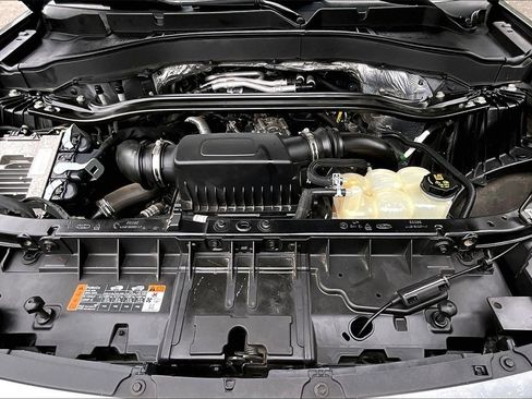 Used 2020 Ford Explorer Platinum w/ Premium Technology Package image 27