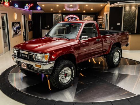 Used 1991 Toyota Pickup Deluxe image 6