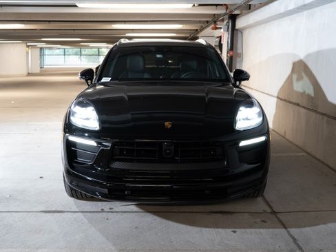 Used 2026 Porsche Macan AWD/4WD image 6