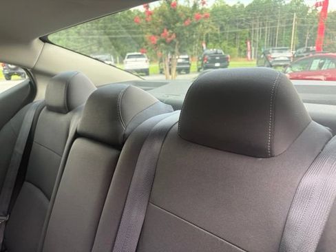 Used 2022 Nissan Altima 2.5 SV FWD image 17