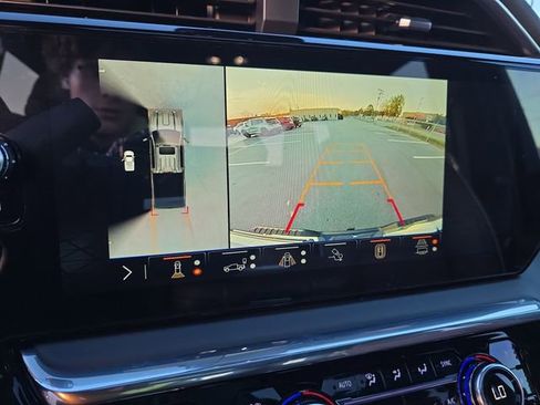 Used 2025 GMC Sierra 2500 Denali Ultimate image 23