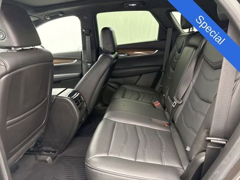Used 2019 Cadillac XT5 Platinum AWD/4WD image 18