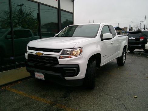 Used 2022 Chevrolet Colorado LT w/ Fleet Safety Package image 2